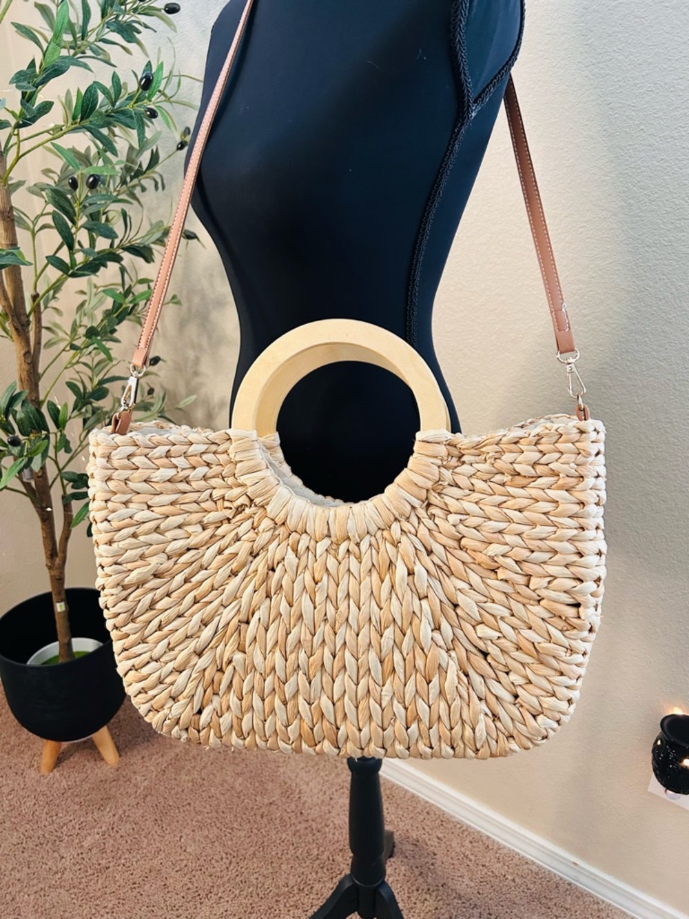 Sole Society Elise Lined Woven Tote Bag Large, Wooden Handles, Zip Closer